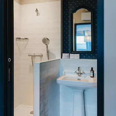 La Robeyere; Bw Signature Collection מלון 4*